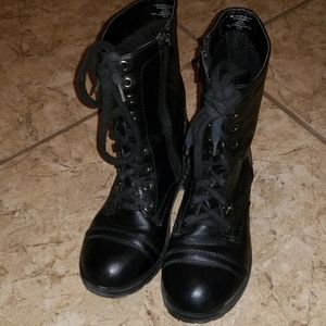 Girls boots